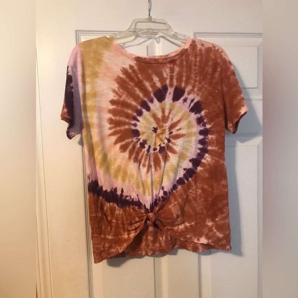True Craft Tie Dye Knot Front Short Sleeved Top Womens Medium Brown/Purple